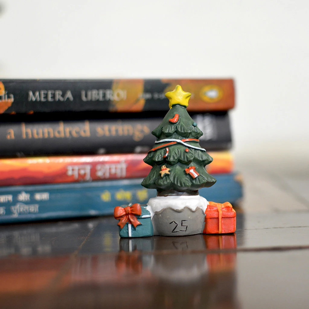 Miniature Christmas Tree With Gifts – Perfect For Terrariums & DIY Gardens 3 Miniature Christmas Tree With Gifts – Perfect For Terrariums & DIY Gardens - Image 3