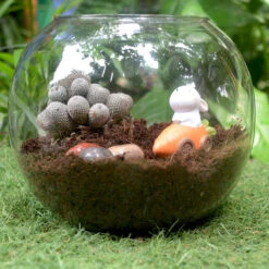 Miniature Rabbit In Carrot Car – Fun Resin Decor For Gardens & Gifts 7 Miniature Rabbit In Carrot Car – Fun Resin Decor For Gardens & Gifts -Cute Farms Shop Cute Rabbit Driving Carrot Car 4