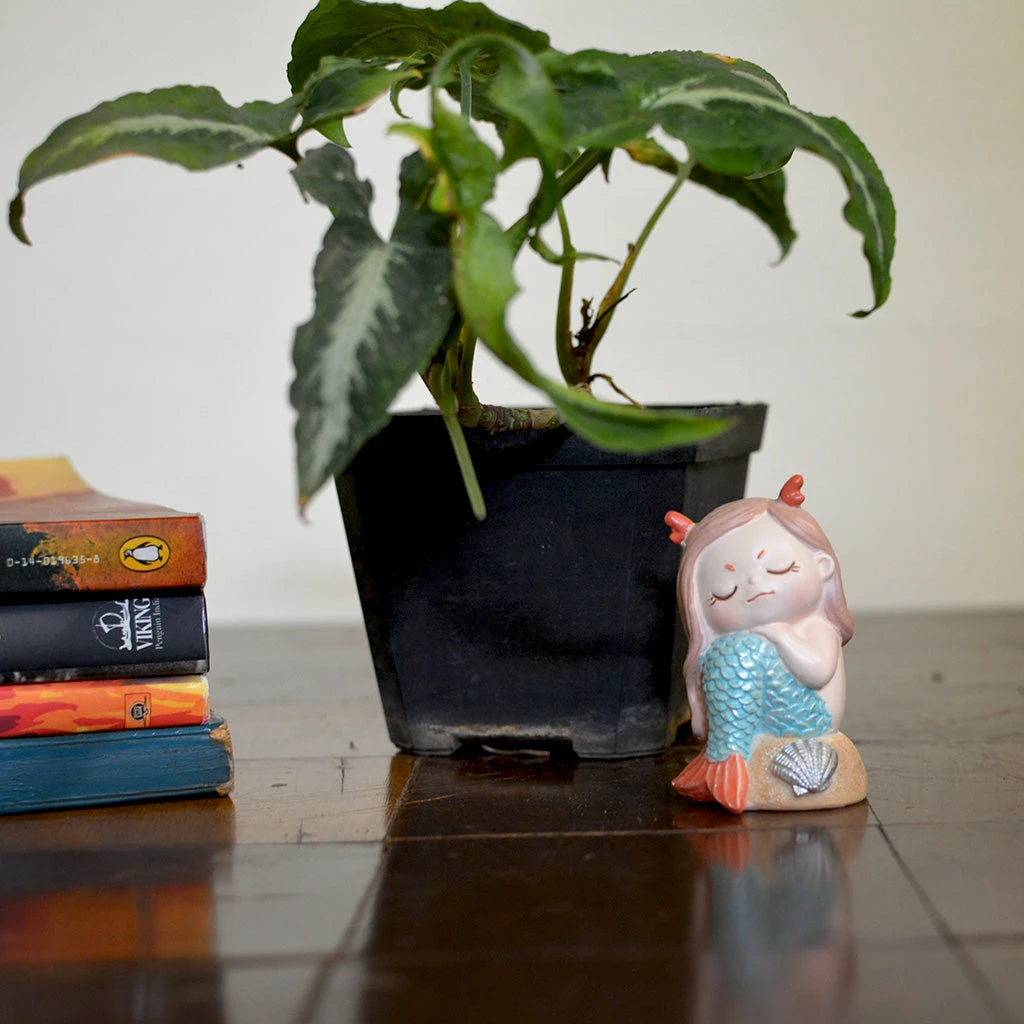 Miniature Sitting Mermaid – Cute Fairy Garden & Terrarium Decor 2 Miniature Sitting Mermaid – Cute Fairy Garden & Terrarium Decor - Image 2