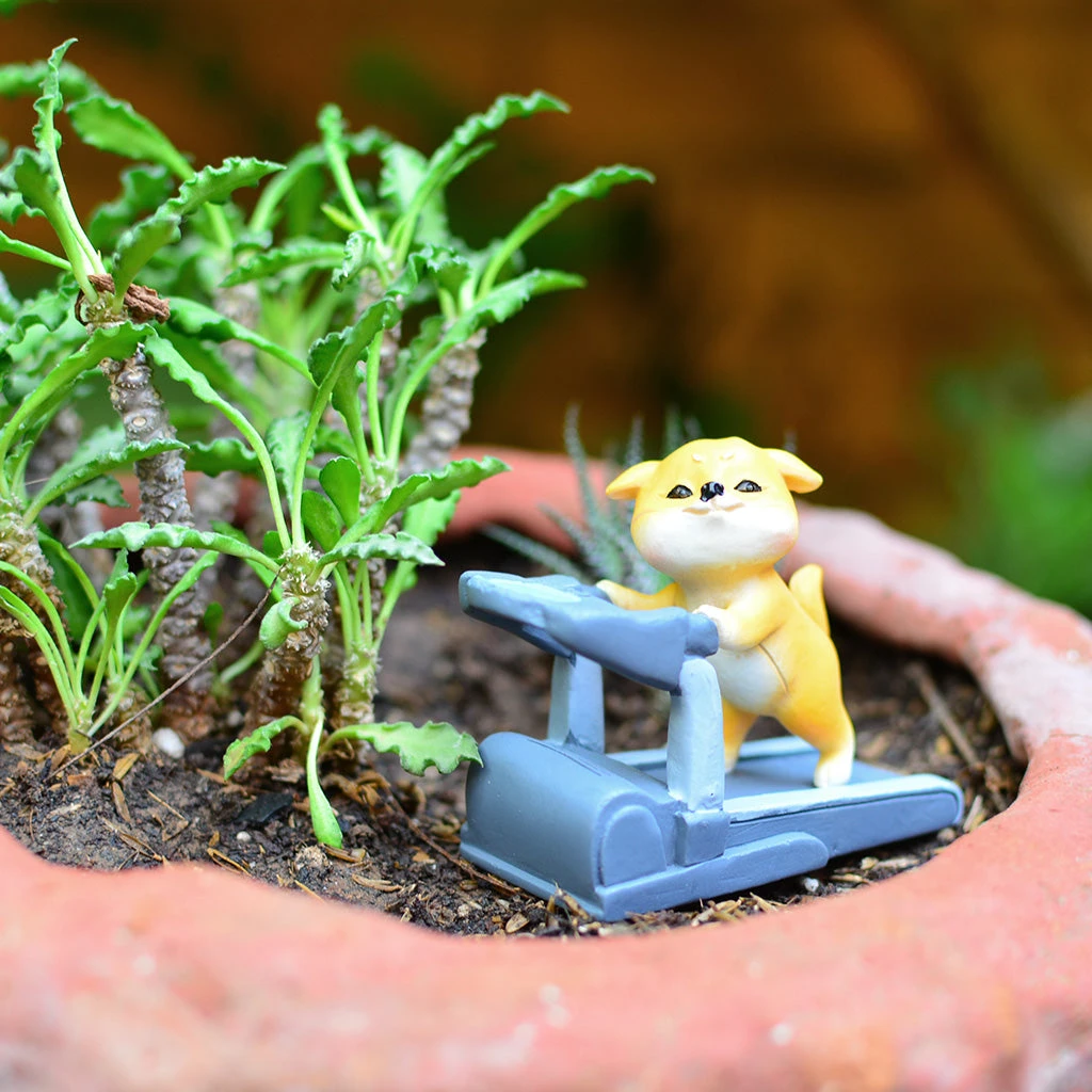 Miniature Corgi On Treadmill – Fun Resin Decor For Desks & Terrariums 3 Miniature Corgi On Treadmill – Fun Resin Decor For Desks & Terrariums - Image 3